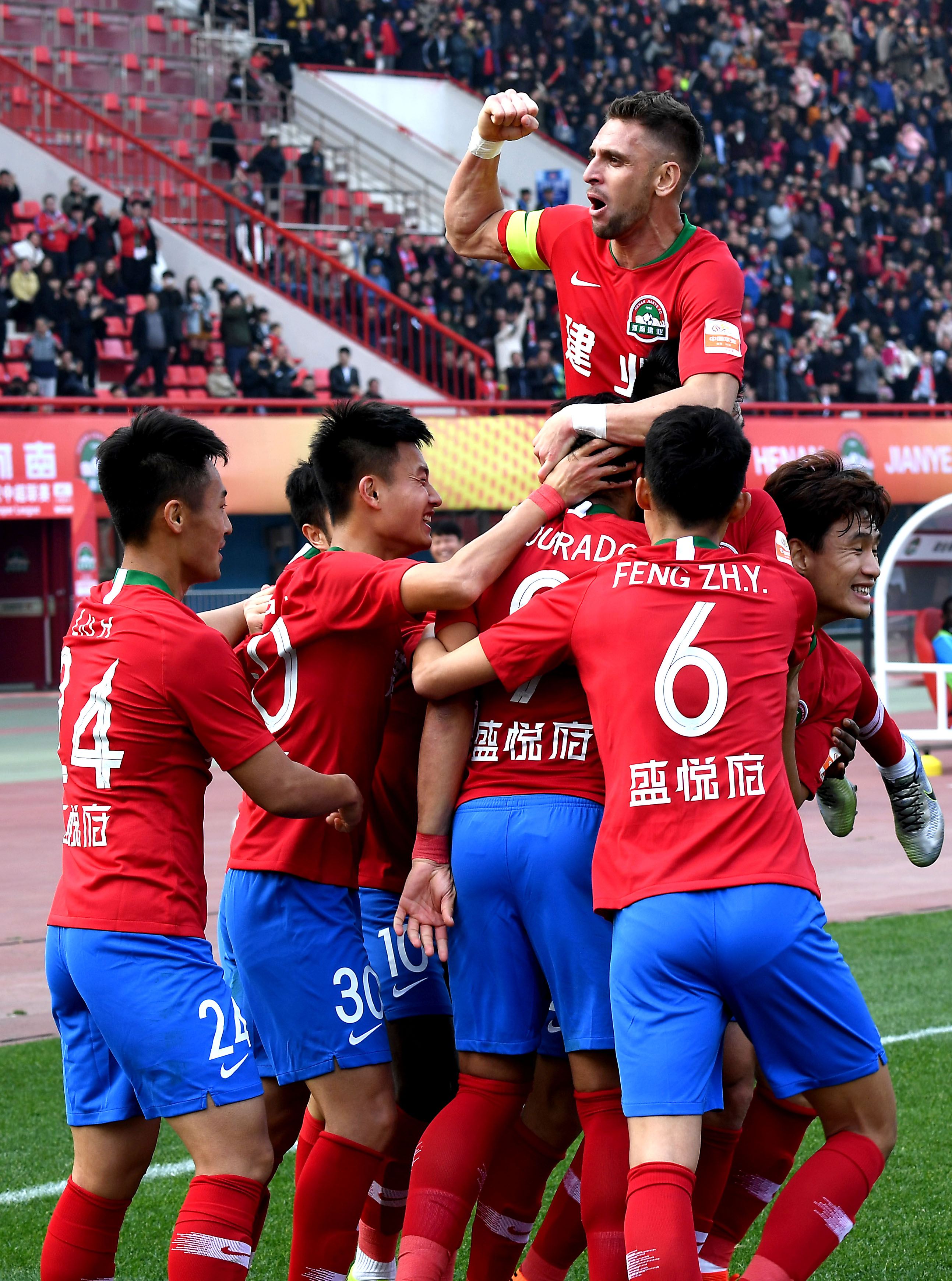 U15